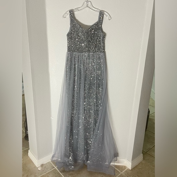 Off shoulder gown with overlay skirt NWOT - Picture 6 of 11